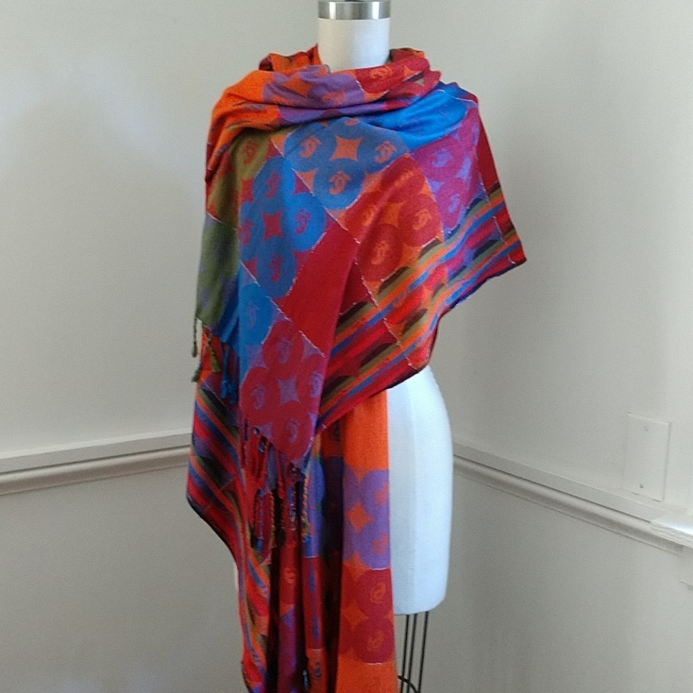 #9 Dimri Stunning Scarf / Shawl / Wrap NWOT